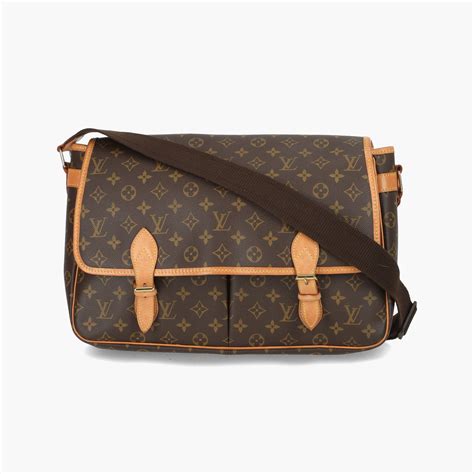 LOUIS VUITTON Monogram Sac Gibeciere 